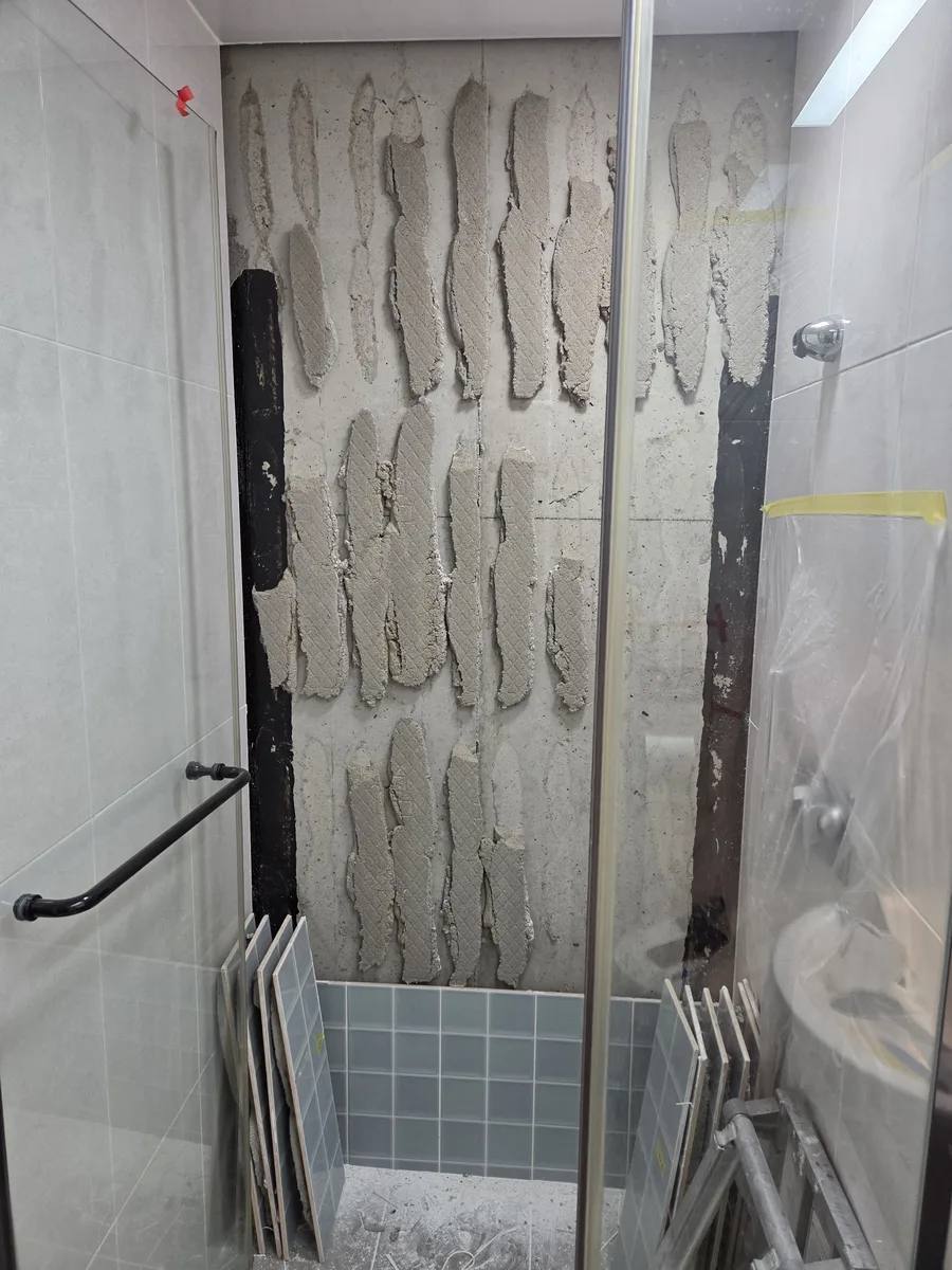 동탄 들뜬 바닥타일 부분 보수 전 사진